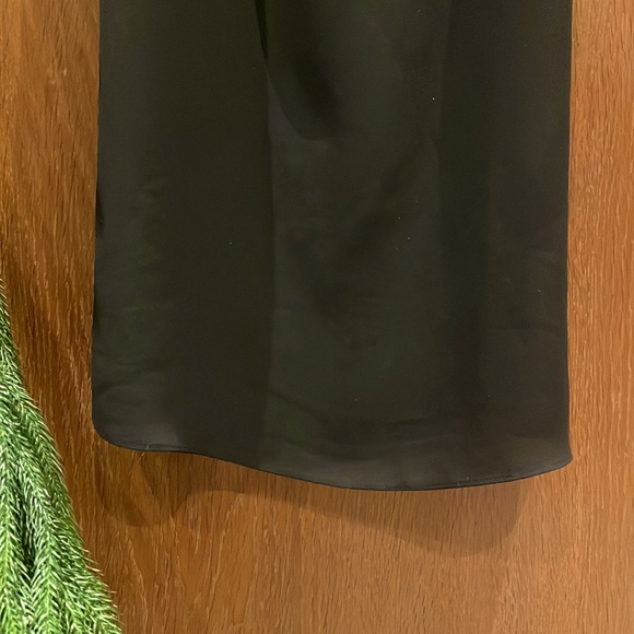 Contemporary Babaton Straight Gown 🦋 - Picture 3 of 4